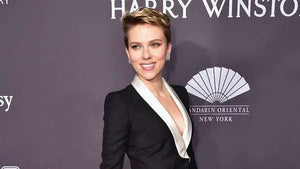 Scarlett Johansson Dons Platinum Jewelry at 'Amfar's Annual New York