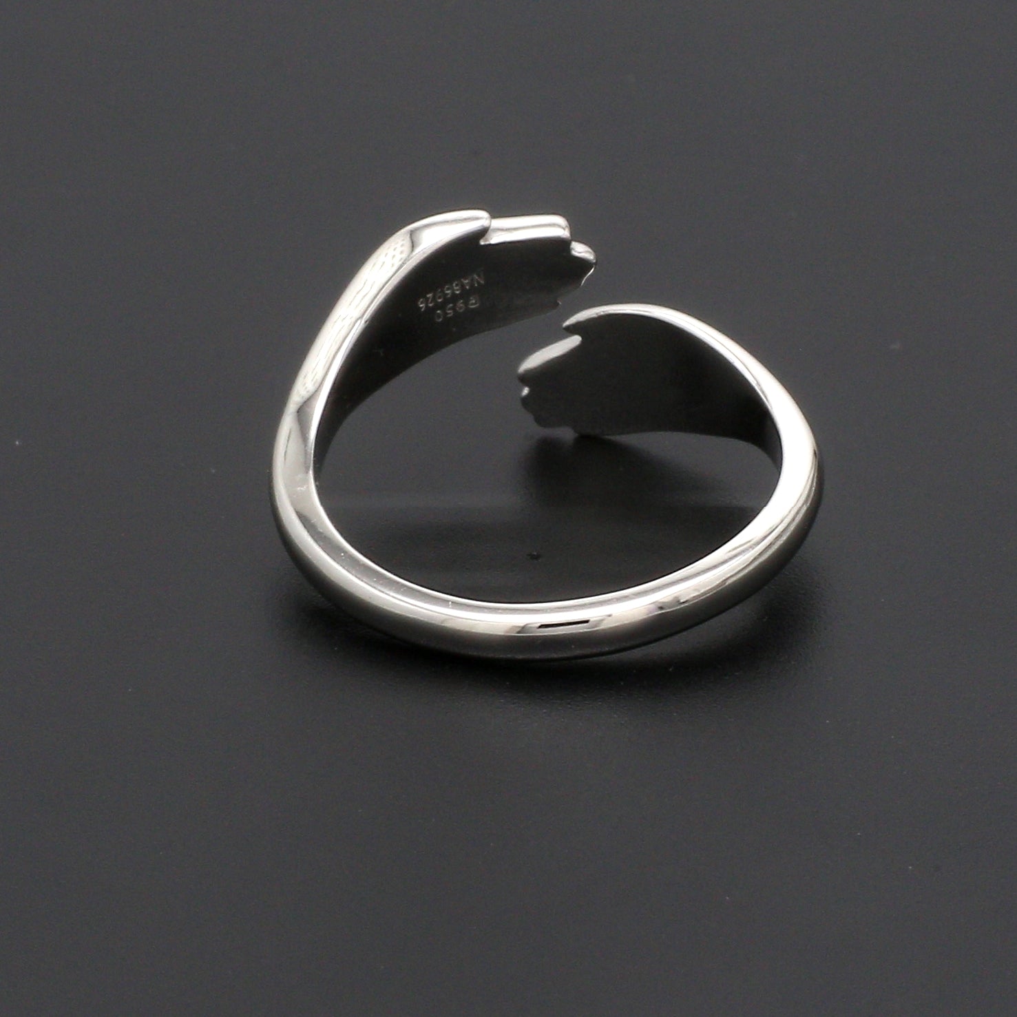 Platinum Hug Unisex Ring JL PT 938