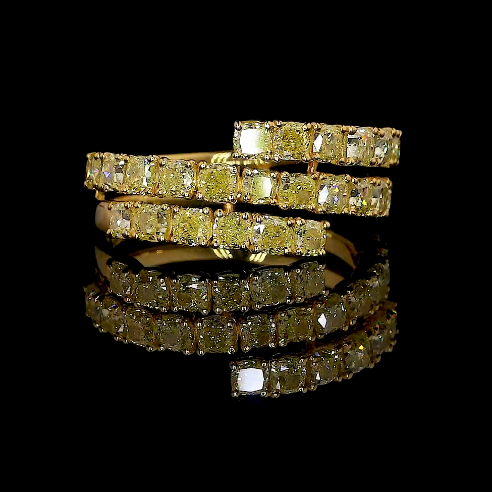 18K Yellow Gold Ring with Fancy Yellow Diamond JL AU 138