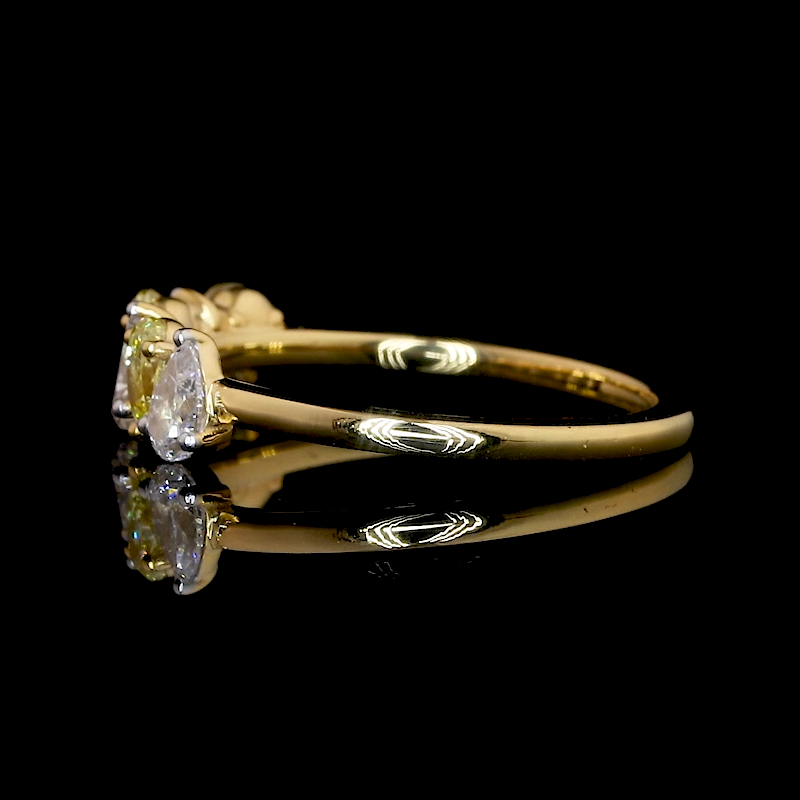 18K Yellow Gold Ring with Fancy Pear Cut Yellow & White Diamond JL AU 140