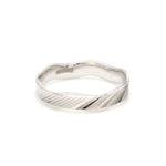 Load image into Gallery viewer, Side View of New Japanese Platinum Unisex Women&#39;s Rings JL PT 1154
