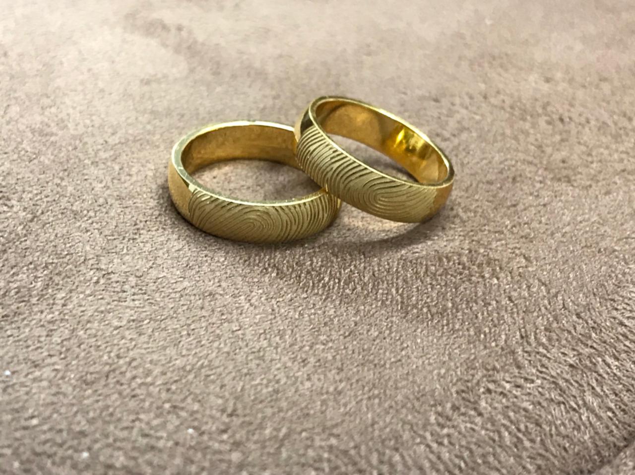 COUPLE RINGS.(18KT) | Couple ring design, Jewelry rings engagement, Wedding  rings sets his and hers