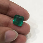 Load image into Gallery viewer, Customised Platinum Ring with Emerald
